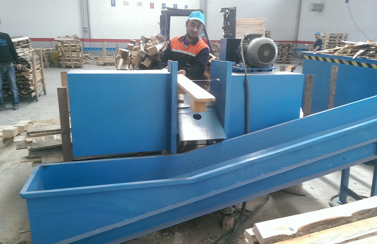 Palet Takoz Ayırma Makinesi